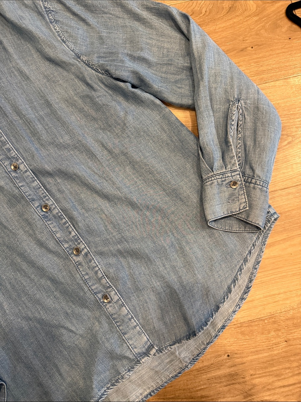 Splendid soft Light Blue Denim Button-Up Shirt -Women - Picture 4 of 10